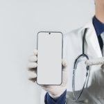 Google, Apple: Fără poze nud generate de AI