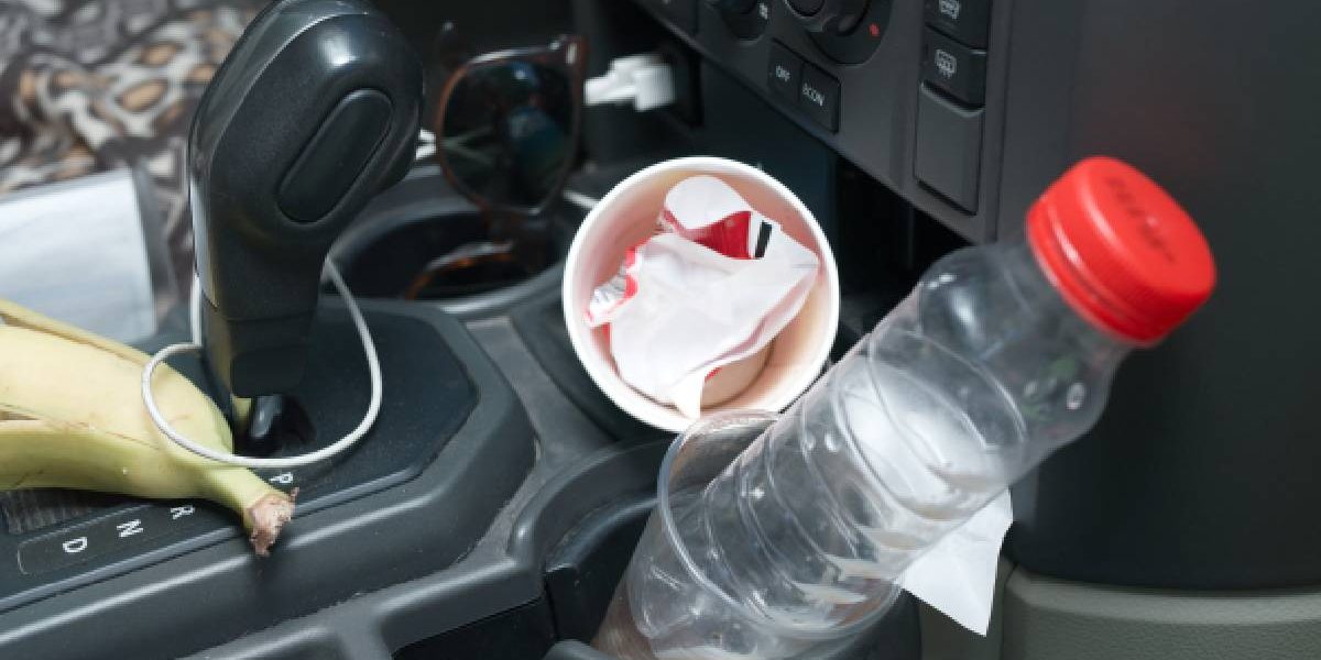 Pericolul ascuns în mașina încinsă vara: Ce pățesc alimentele