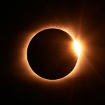 Eclipsează cerul: Urmăriți-o în siguranță în România!