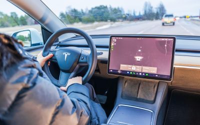 Europa ripostează: Mașini cu software, luptă la centimetru cu China