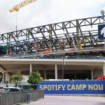 Român mort pe Camp Nou. Lovit la cap de o grindă
