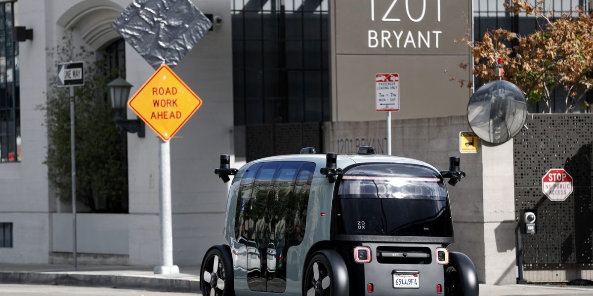 Amazon retrage mașinile autonome după incidente în trafic