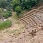 Italian falsifică „teatru antic”, ia până la 40€