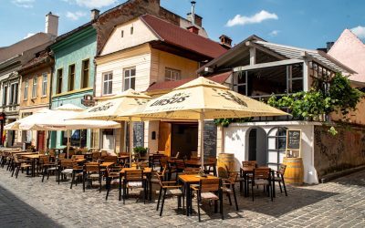 Bran vs Brașov: Prețuri șoc la ciorbă, cartofi, friptură