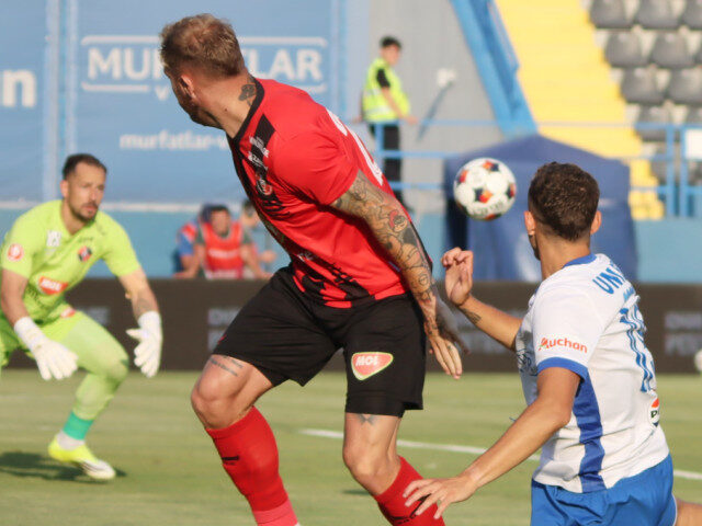 Tânăr-minune în SuperLigă, pregătit de transfer, elogiat de antrenori