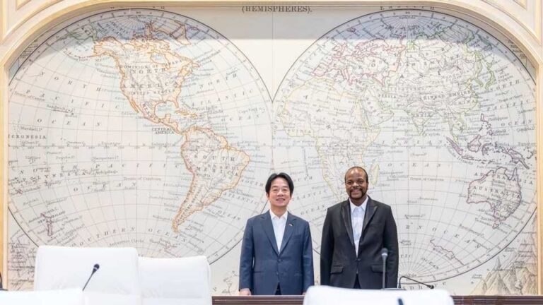China cere cetățenilor să plece din Eswatini, aliat Taiwan