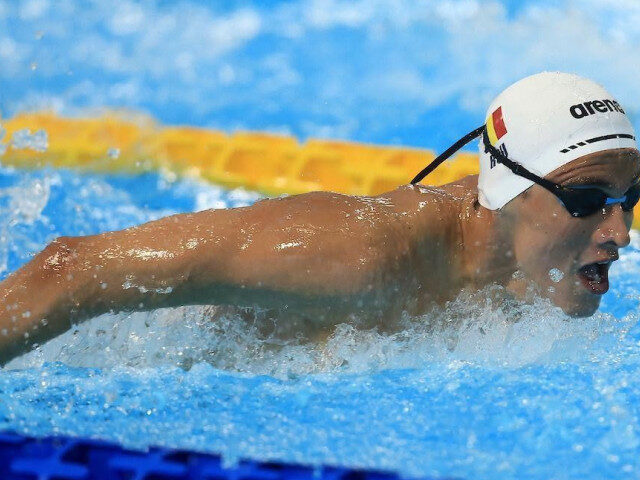Vlad Mihalache, record național și calificare în semifinale la 50 de metri fluture, la Europenele de natație de la Paris