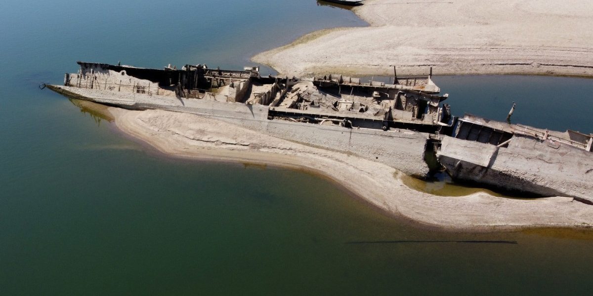 Nave naziste revin pe Dunăre, la nivel record de apă