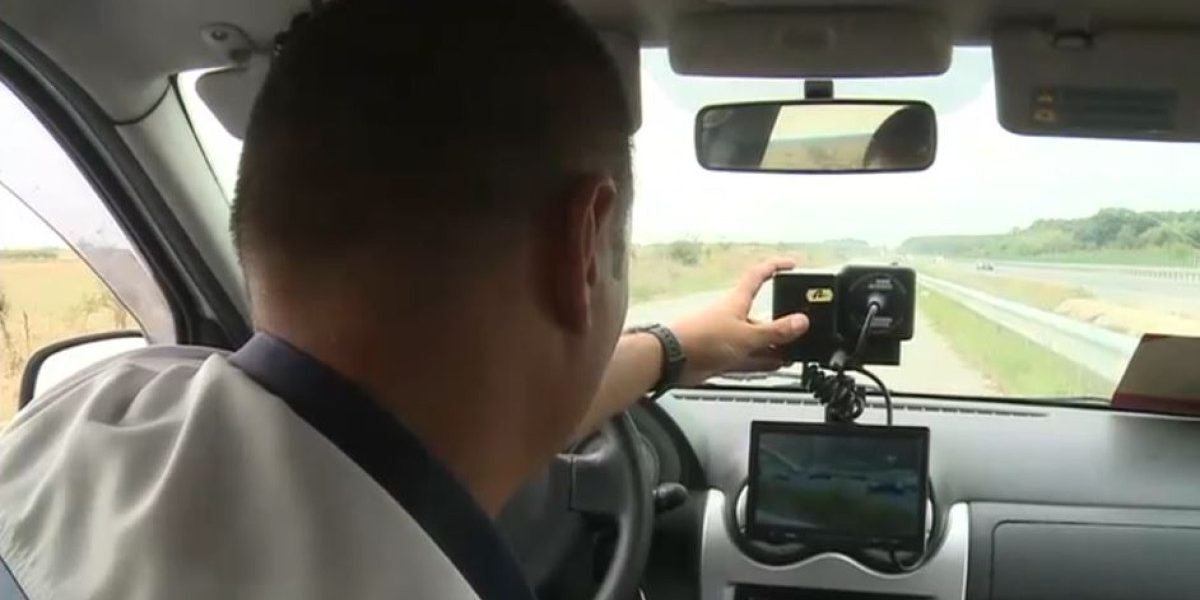 Șofer prins la 172 kmh își ducea tatăl mușcat la spital. Polițiștii șocați