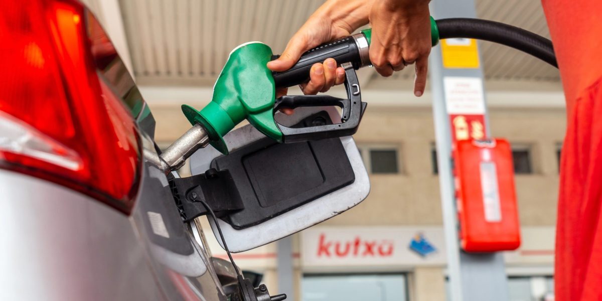 Carburant în august: Europa, AUR sau mină pentru șoferi?