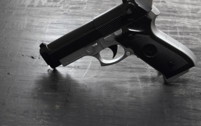 Arme din Turcia, aduse ilegal în România. Trei judecați