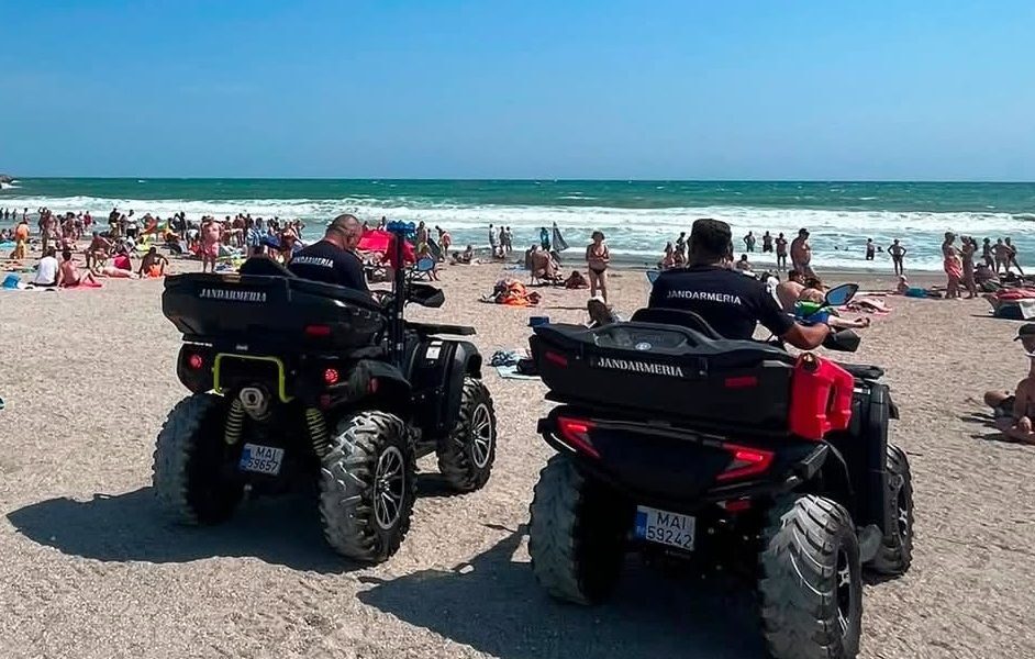 Eforie: Amenzi pe plajă pentru turiștii care au sfidat steagul roșu