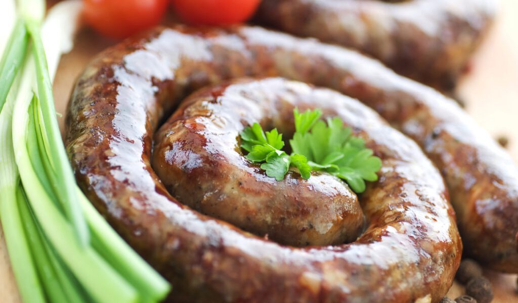 Calitatea românească: Cârnați din Topor și făină lentă sfărâmă profitul