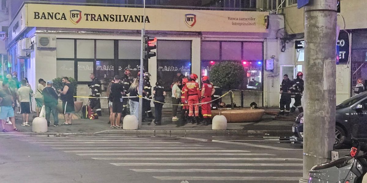 Incendiu în bloc din București: 20 de locatari, evacuați de urgență