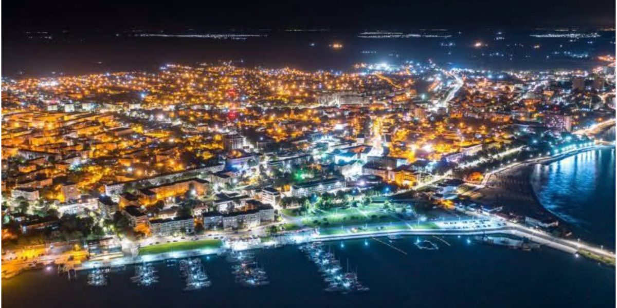 Mangalia: Lumină maximă pe străzi în plin sezon estival