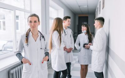 Mediciniștii, loviți de noi reguli la examenul de specialist