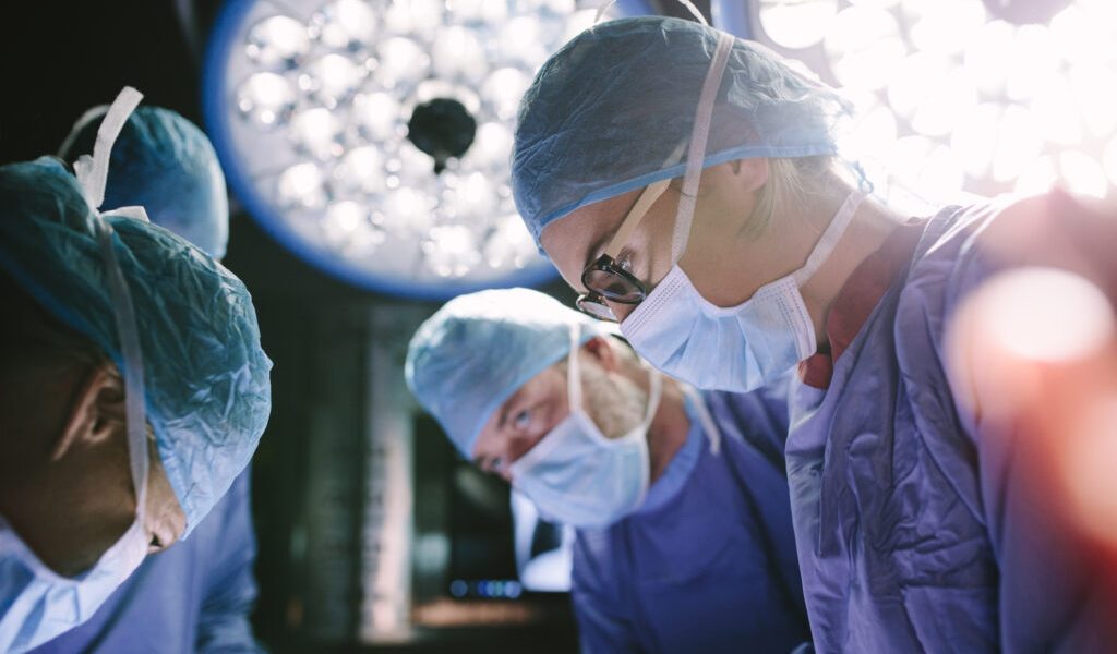 Iași: Inimi salvate duminică, 30 de medici la datorie