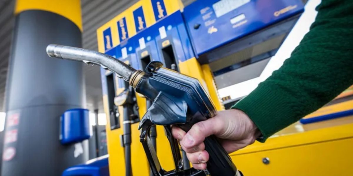 Motorina scade sub 10 lei: Acciza redusă la finanțe