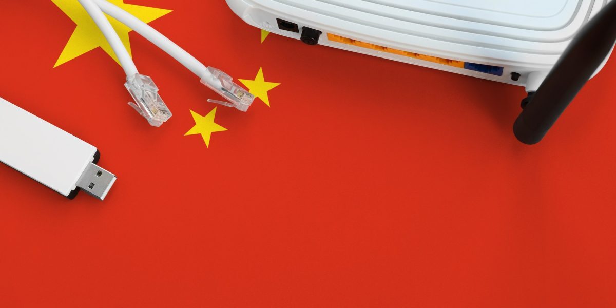 Routere chinezești cu „portiță” ascunsă: Model și în România