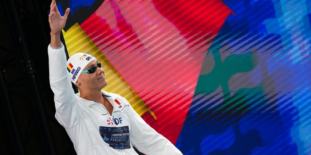 Francezii despre David Popovici: Aurul de 100m liber, cursă ce l-a zdrobit pe Kornev