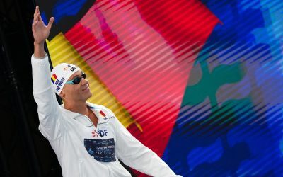 Francezii despre David Popovici: Aurul de 100m liber, cursă ce l-a zdrobit pe Kornev