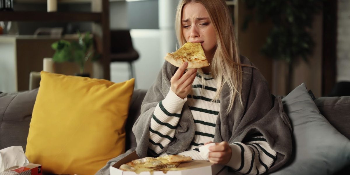 Românii, vinovați după mese copioase: Peste 66% se simt prost