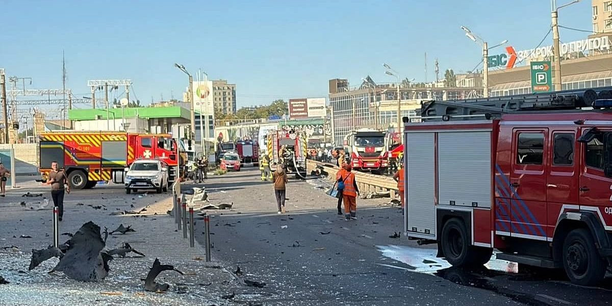 Dronele lovesc Rusia, în timp ce Putin bombardează Kyivul