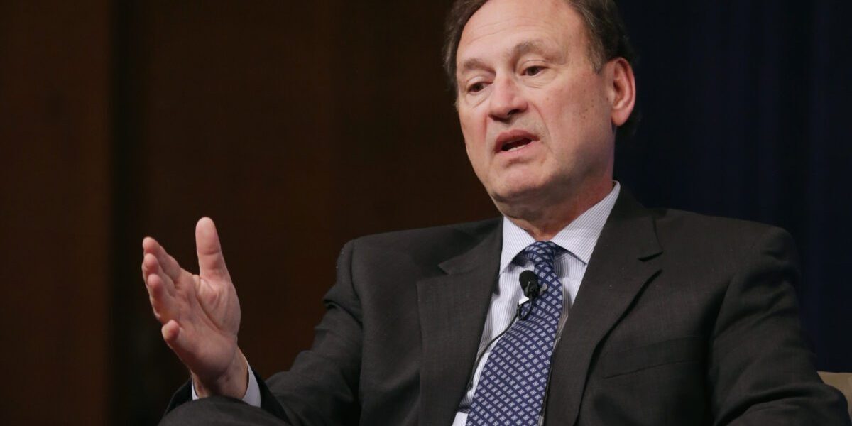 Alito, fixat pe fraude electorale: Istoria obsesiei sale