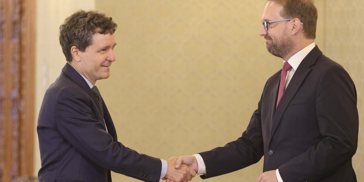 Fritz neagă: „România e problema ta, partidul e problema mea”