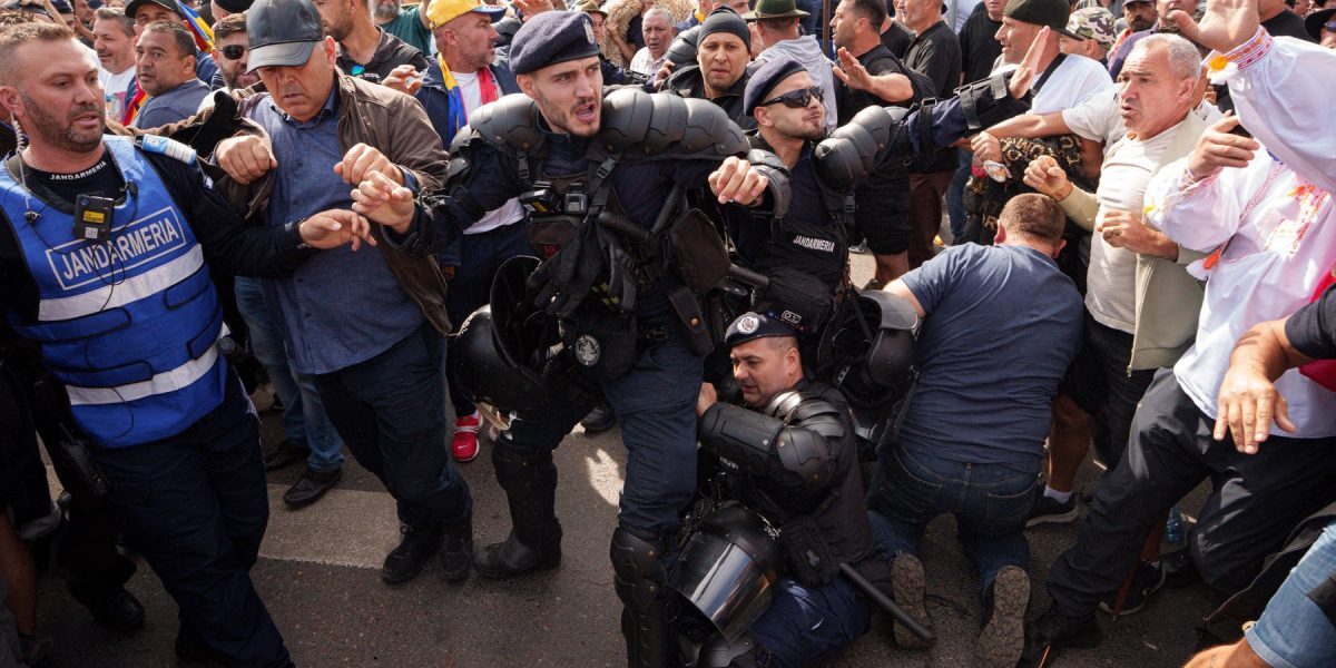 Noi rețineri în Piața Victoriei, anunță Jandarmeria