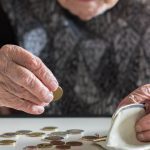 România: Unde cresc pensiile și salariile mari