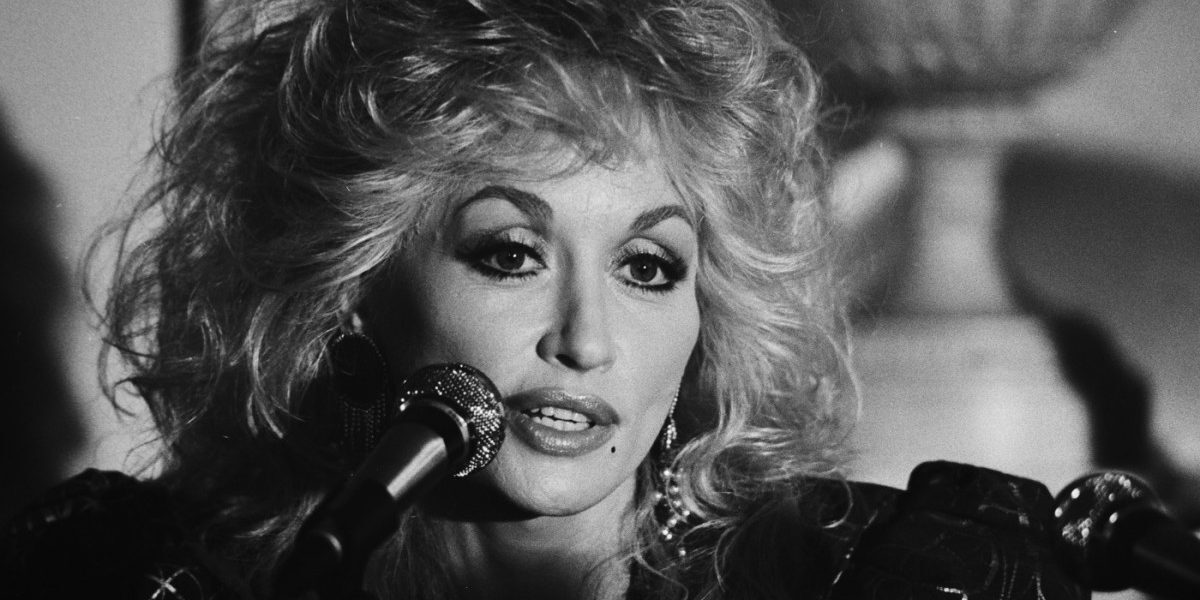 AI generează mizerii: Sora lui Dolly Parton, revoltată de imagini false