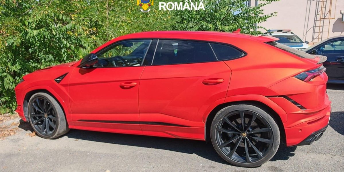 Mașină de lux, furată în Cehia, prinsă la Arad. Cine era la volan