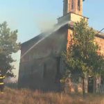Foc în Mehedinți, pompierii luptă, localnicii disperați