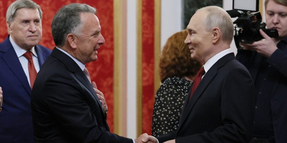 Putin, Trump: Putin vrea colaborare, dar nu cedează pe Ucraina