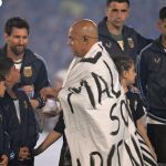 Banner interzis la despărțirea lui Messi, lacrimi și imnul ned cântat