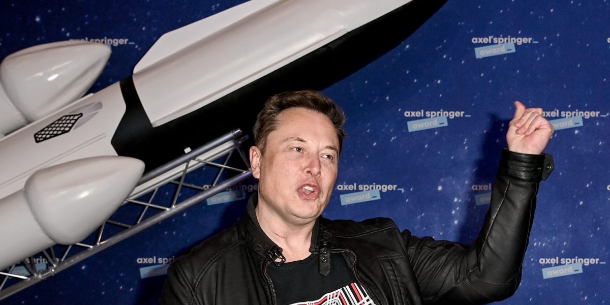 Musk vrea fuziune Tesla-SpaceX
