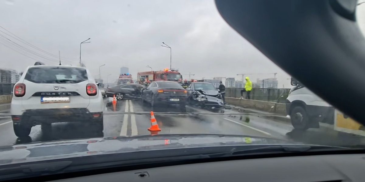 Șofer băut, accident grav pe Podul Pipera. Trei răniți