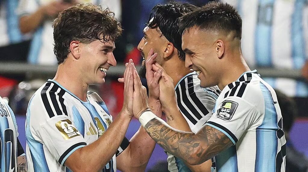 VIVO Argentina supera 2-0 a Bolivia con goles de Lautaro Martínez y Nico Paz previo a la despedida de Messi