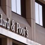 România evită „junk”: S&P menține ratingul, dar perspectiva e negativă