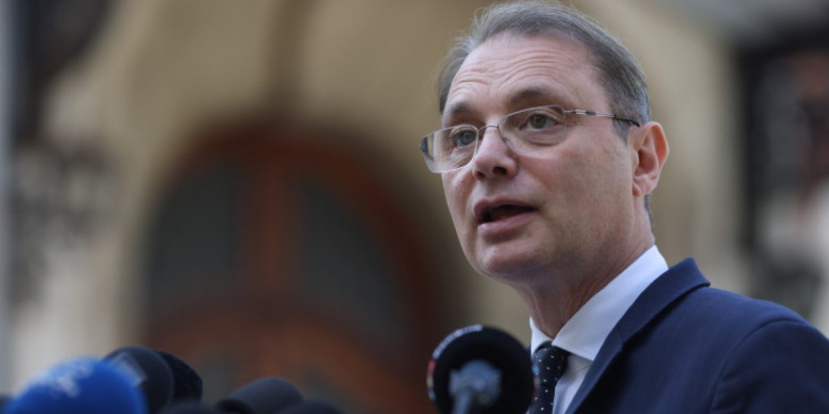Luca Niculescu a depus lista de miniștri și programul de guvernare la Parlament: „Este o formulă mai puțin obișnuită”