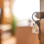Dezvoltator imobiliar din Iași, arestat pentru înșelăciune cu apartamente