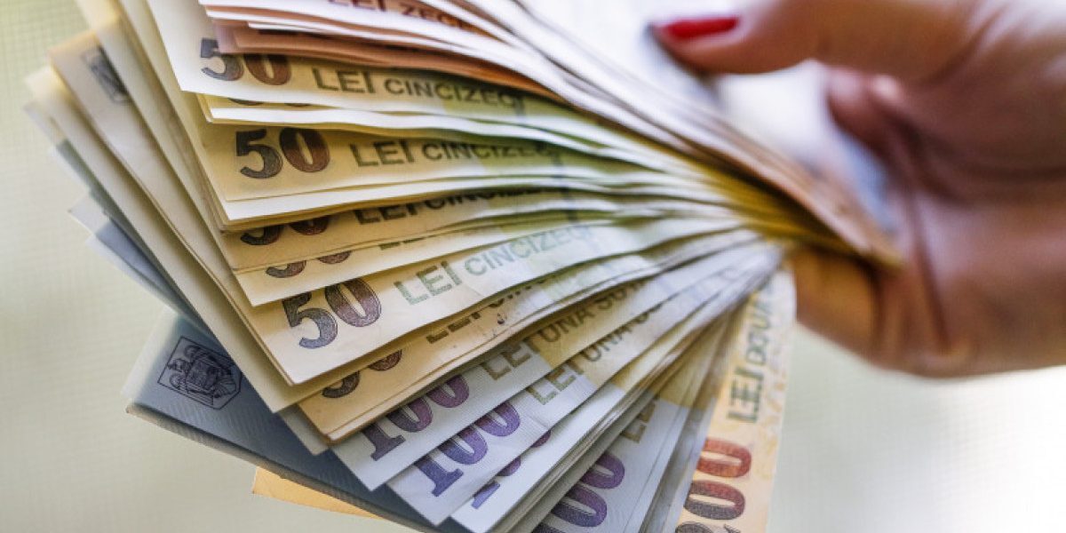 Patroană din Capitală cercetată pentru evaziune fiscală: Patru ani nu a virat la bugetul de stat impozitele reţinute de la angajaţi