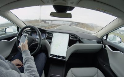 Tesla își redenumește sistemul de condus autonom în Europa