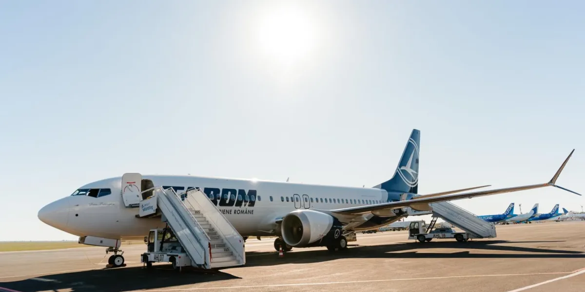 TAROM: Site-ul pică, bilete și zboruri blocate