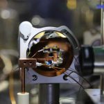 Viena și Beijing: Primul ceas atomic, revoluție științifică simultană