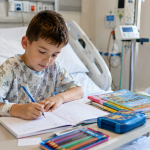 Școala din Spital: Copiii Internați Continuă Studiile în București