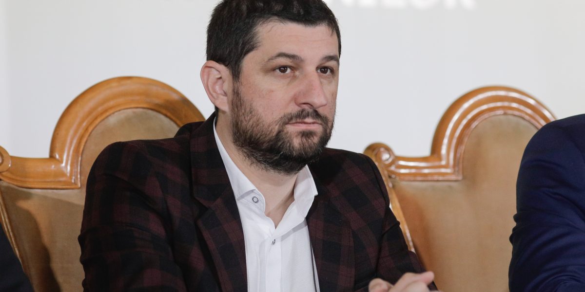 Cofondator AUR: Partidul dezbină societatea. Replica incendiară