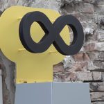 Brăila, monument al prostiei: Edilul vrea să-l plimbe prin lume