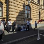 Protest pentru Călin Georgescu: Manele şi dedicaţii pentru doamna Cristela